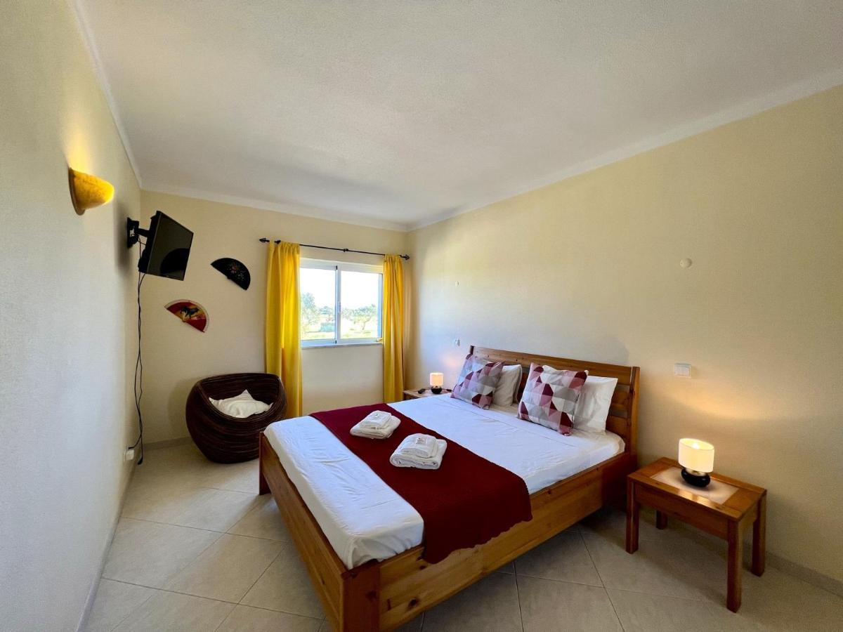 Alvor Paradise With Pool By Homing Bagian luar foto